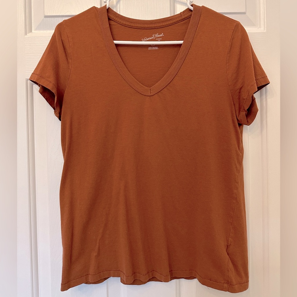 Women's Rust Colored V-Neck T Shirt - Small